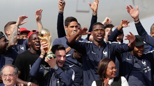 Francia, l'accoglienza a Parigi per la vittoria del Mondiale