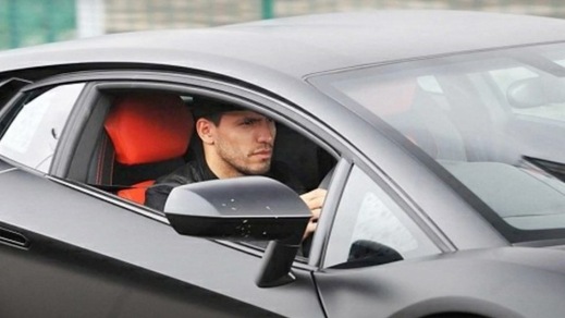 Sergio Aguero e il suo costoso parco macchine