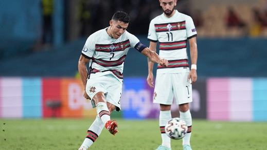 Wright contro Ronaldo: “Buon tiratore? Segna una punizione su 50”