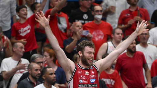 Basket: Dopo lo scudetto, l'Armani futura è già fatta. E con Poeta assistente