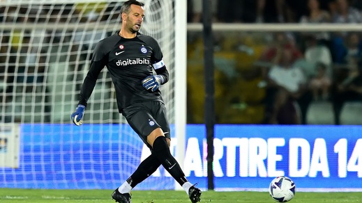 Inter, Handanovic nel mirino dei tifosi: vogliono Onana