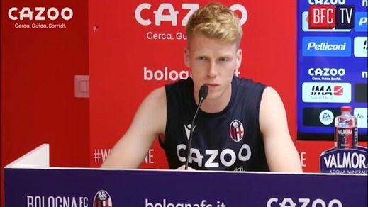 Mihajlovic scherza con Schouten: "Ora sei professore.."