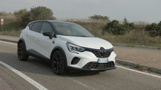Renault Captur 1.6 E-Tech, alla guida dell'ibrida ricaricabile