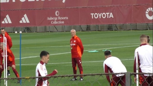 Konè sbaglia l’esercizio, Ranieri ride: “Bonjour!”