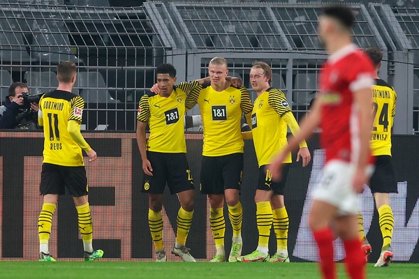 Tuttosport: Bundesliga, doppietta di Haaland e dominio Dortmund: Friburgo ko