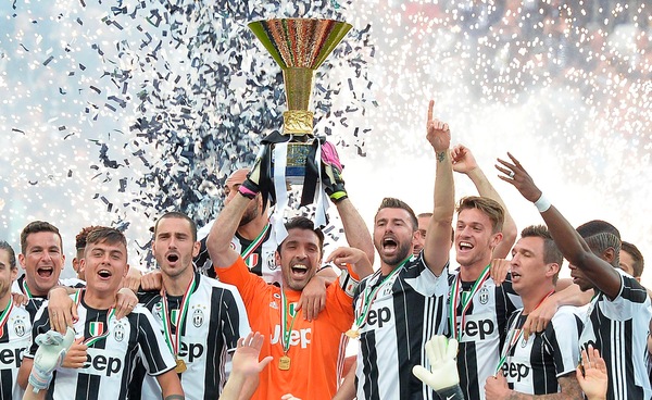 Juventus, a San Marino un francobollo per lo scudetto bianconero