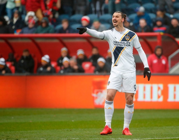 Mls, Ibrahimovic aggredisce un avversario: la prova tv lo squalifica