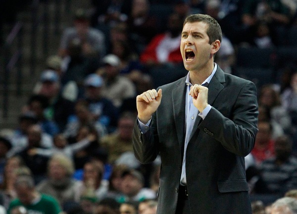NBA, Irving batte Lebron: Lakers ko contro i Celtics. Milwaukee fa 50