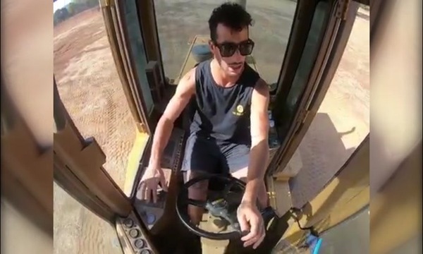 Mezzo da trasporto insolito per Daniel Ricciardo