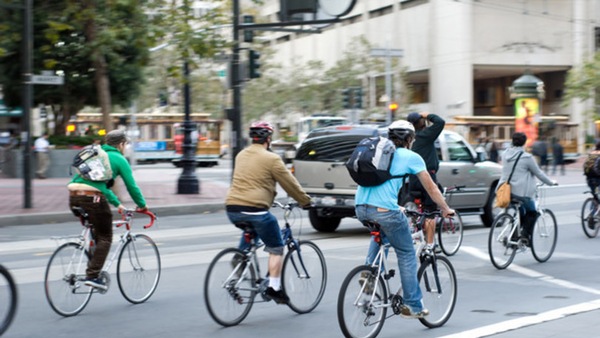 Bici, proposto decreto legge per targhe e assicurazioni