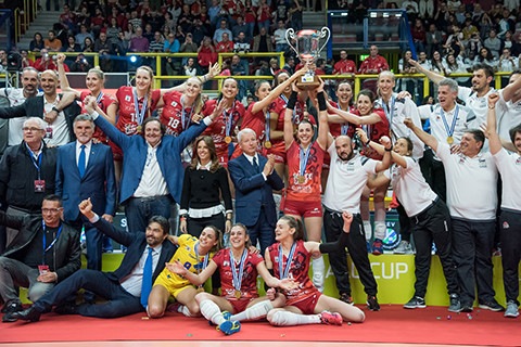 Volley: Cev Cup, Busto fa esplodere il Palayamamay, il trofeo è in bacheca