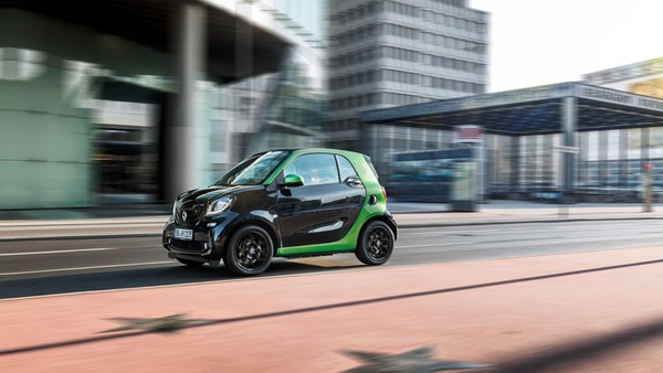 Smart, Daimler potrebbe cedere il 50% a Geely