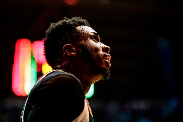 Nba, i Bucks vincono la Eastern con un super Antetokounmpo