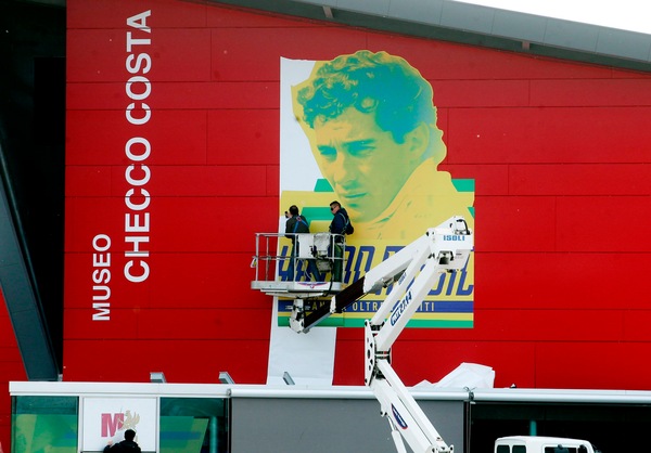 F1, "Ayrton Magico": a Imola una mostra su Senna