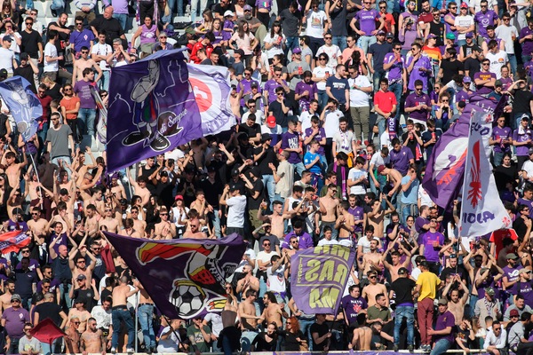 Fiorentina, spalti vuoti per 45' contro il Bologna