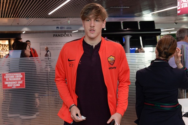 Zaniolo guarda la Juve ed esalta Ronaldo. La madre: «Se cambiasse squadra..»