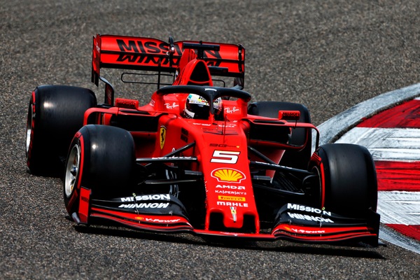 F1 Ferrari, Vettel: «Bella qualifica, ma la gara è lunga»