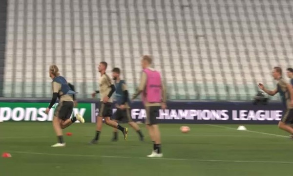 Corsa e partitella: l'allenamento dell'Ajax