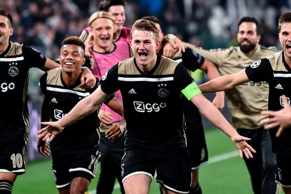 Questo grande Ajax: è un'altra straordinaria rivoluzione del calcio