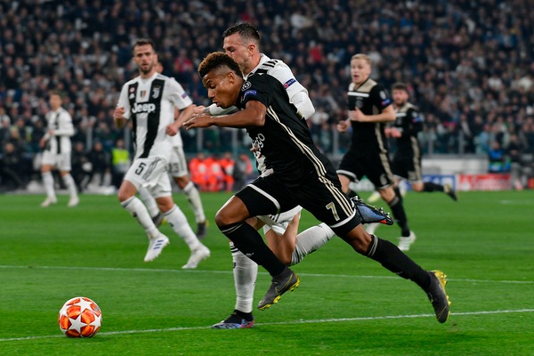 Daily Mail: «La Juventus rincontra l'Ajax: stavolta per Neres»
