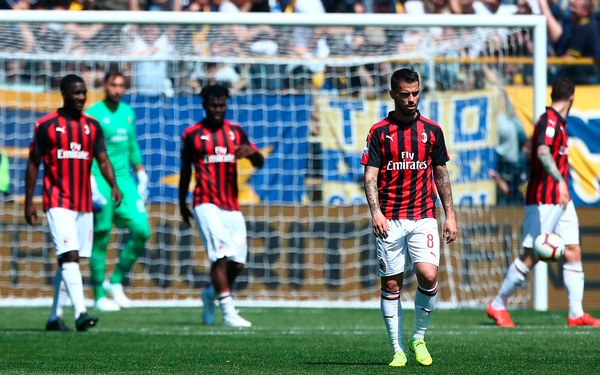 Milan fuori dall'Europa, il club: "Accettiamo la decisione, torneremo ai vertici"
