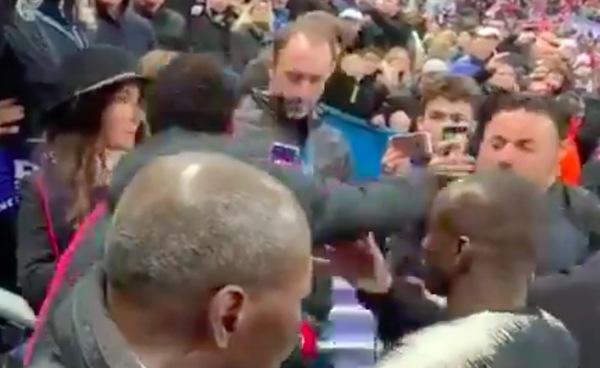 Francia, Psg: Neymar perde la testa e colpisce un tifoso