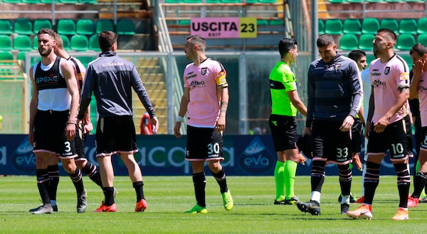 Serie B, chiesta l'esclusione immediata del Palermo dal campionato