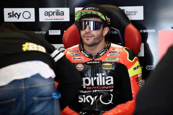 MotoGp, Jerez: brutta caduta per Iannone, potrebbe saltare gara