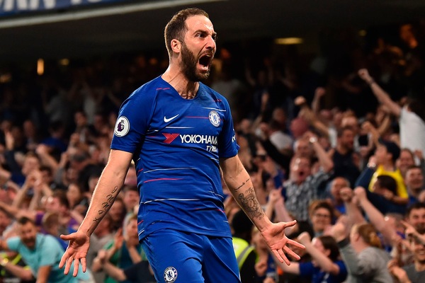 Higuain "gioca" per la Juve