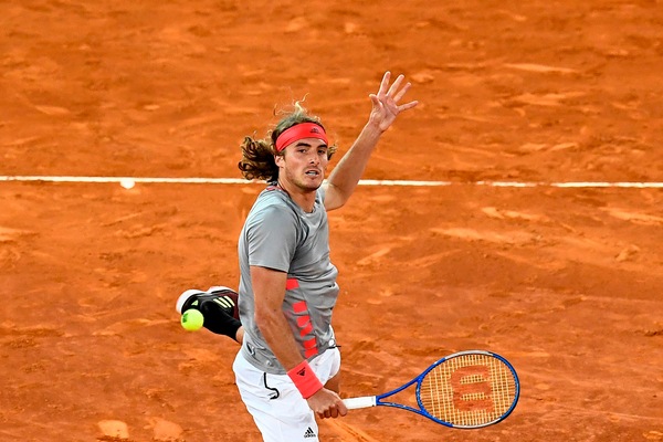 Tennis, sarà Tsitsipas-Djokovic la finale di Madrid