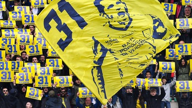 Pellissier saluta il Bentegodi: l'omaggio emozionante della curva
