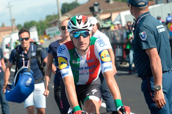 Viviani: «Il mio Giro finisce oggi, devo ritrovare la serenità»