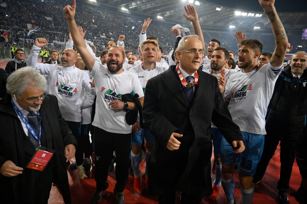 Festa a Formello, Lotito ai tifosi: «Inzaghi rimane alla Lazio»