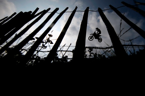 Motocross, muore un pilota durante una gara nel pesarese