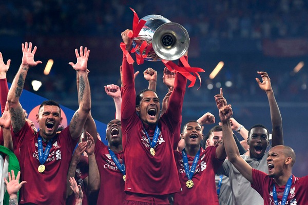 Van Dijk non pensa a Ronaldo: "Pallone d'Oro? Messi il migliore"