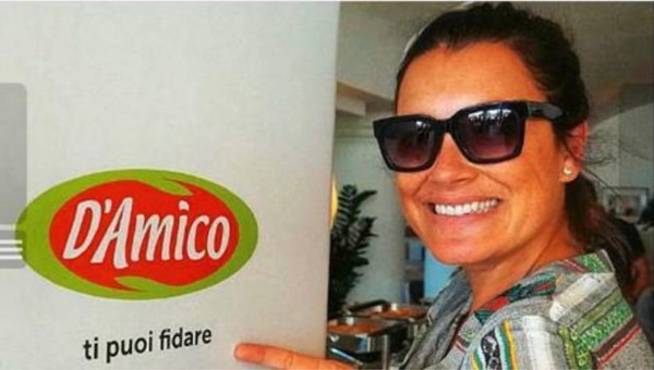 Alena Seredova, il selfie social diventa virale: "D'Amico ti puoi fidare"