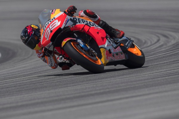 Gp Catalogna: Lorenzo cade e tira giù anche Rossi e Dovizioso