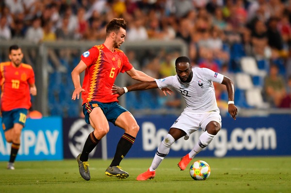 La Spagna vola in finale battendo facilmente la Francia. Fàbian Ruiz incanta Reggio Emilia