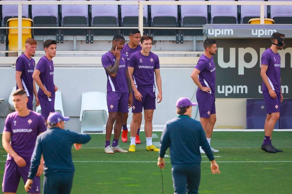 Fiorentina, si parte: al via le prime visite mediche