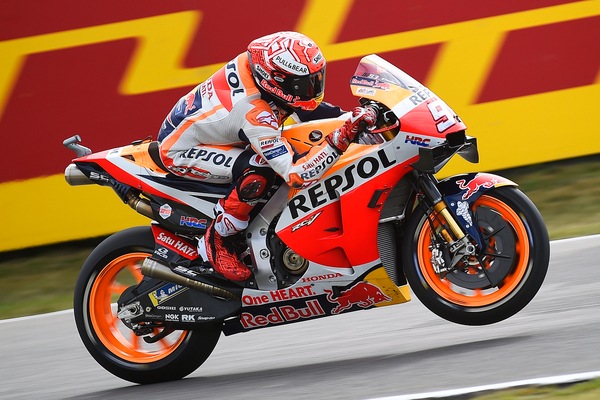 Sachsenring: Marquez al comando nelle seconde libere, Rossi decimo