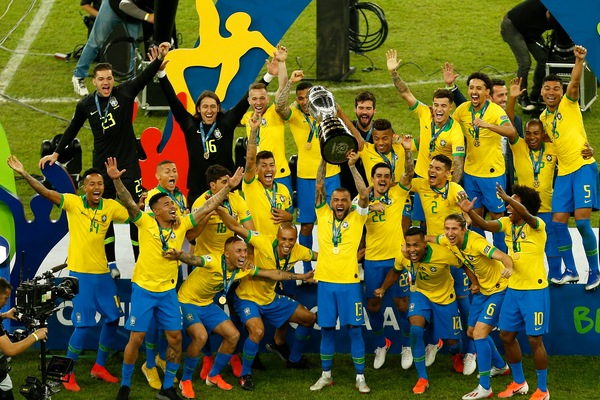 Maracanà in trionfo: la festa del Brasile per la Coppa America è cominciata