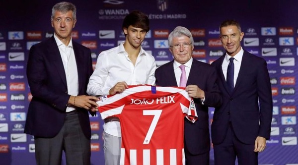 Joao Felix ringrazia CR7 per i consigli: "Ma io scriverò la mia storia"