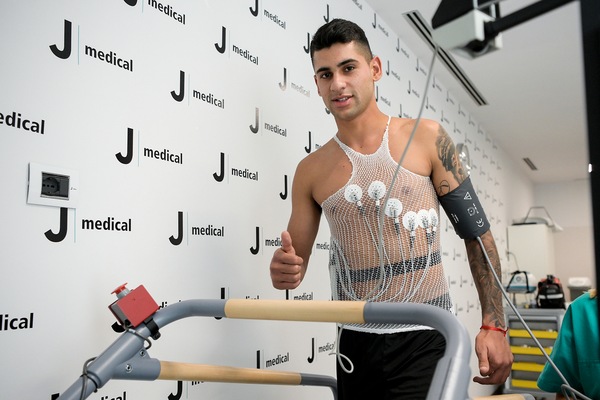 Juventus, ufficiale: Romero è bianconero. Resterà al Genoa in prestito