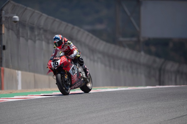 Laguna Seca, Bautista cade: "Quanta sfortuna"