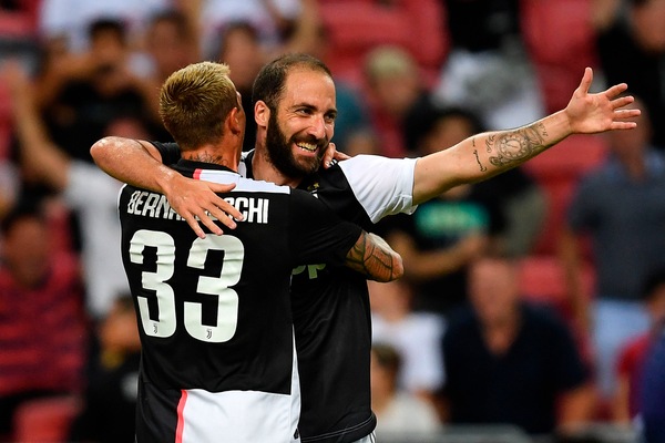 Higuain copione? La risposta di Toni sui social non si fa attendere
