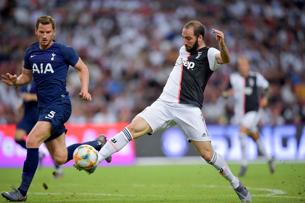 Higuain spiazza tutti. Ma il suo destino è lontano dalla Juve