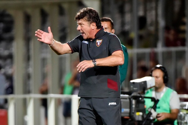 Mazzarri: "Complimenti ai ragazzi. Verdi? Di mercato non parlo"