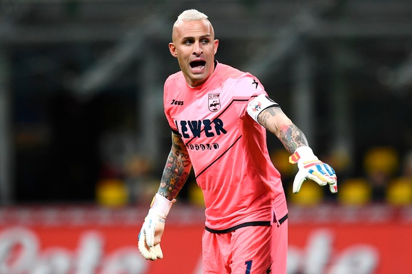 Crotone, ufficiale: Cordaz prolunga per un'altra stagione