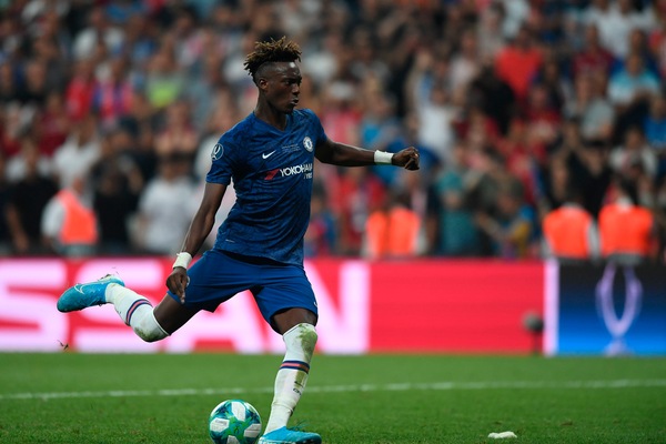Chelsea, offese razziste per Abraham. Il club: "Siamo disgustati"