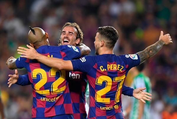 Liga: l'Atletico Madrid balza in testa, Griezmann trascina il Barcellona